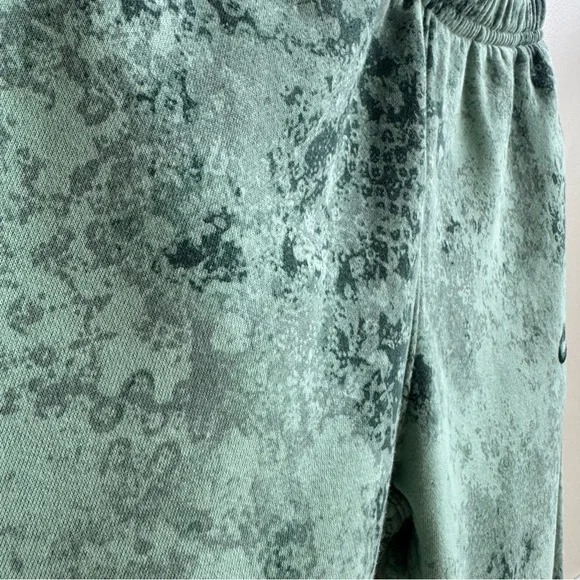 Nike Men’s Green Tie-Dye Joggers Fleece Sweatpants - Picture 5 of 11